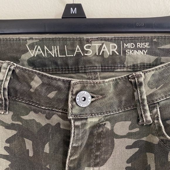 Vanilla Star Midrise Skinny Distressed Camo Jeans Juniors Size 7 - Picture 3 of 3